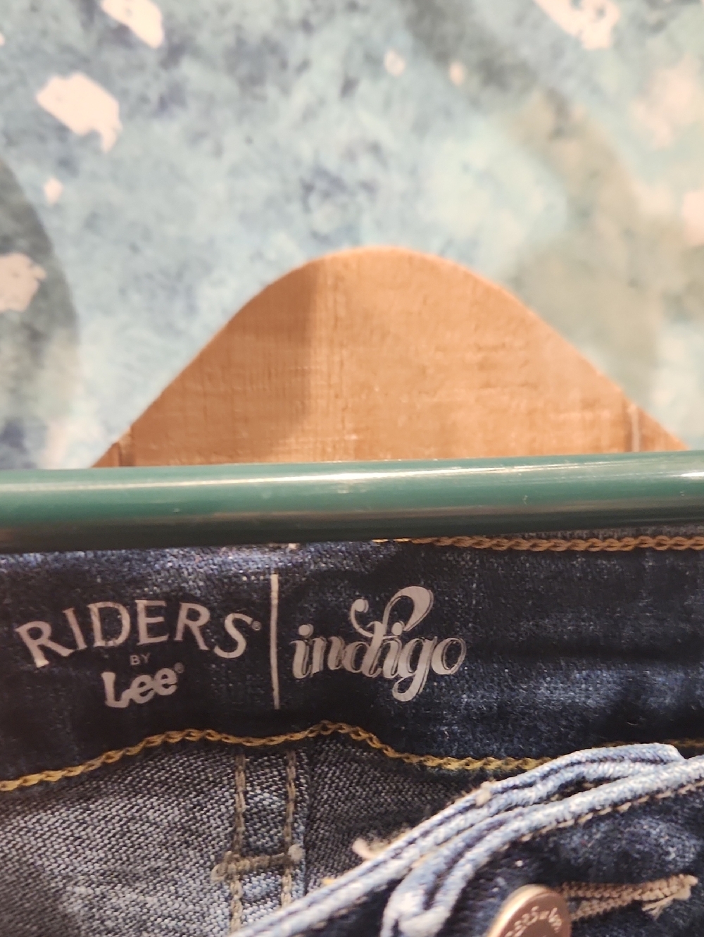 NWT LEE Indigo Riders Distressed Capris Denim Jeans w/Copper Button Sz 12 Avg - Picture 6 of 10